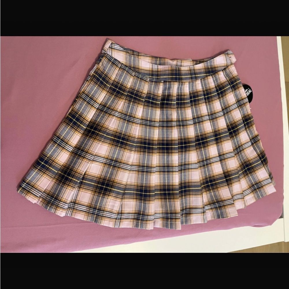 Forever 21 plated mini skirt